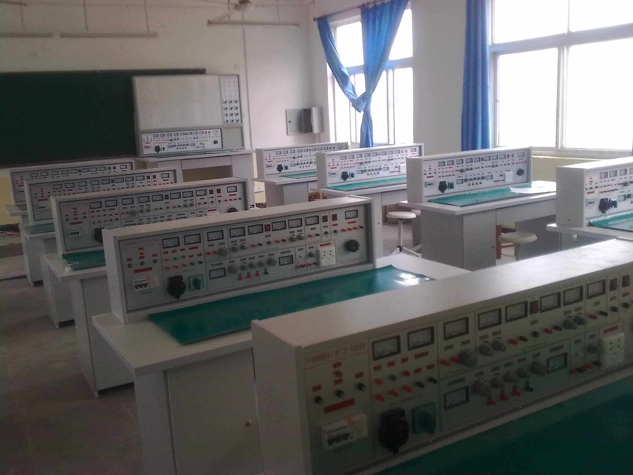 通用電工實驗室設(shè)備、電工實驗室裝置